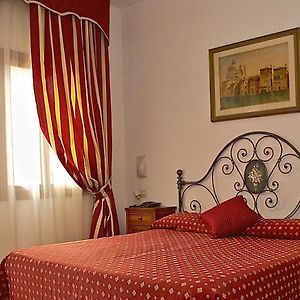 Camera comfort con letto queen size